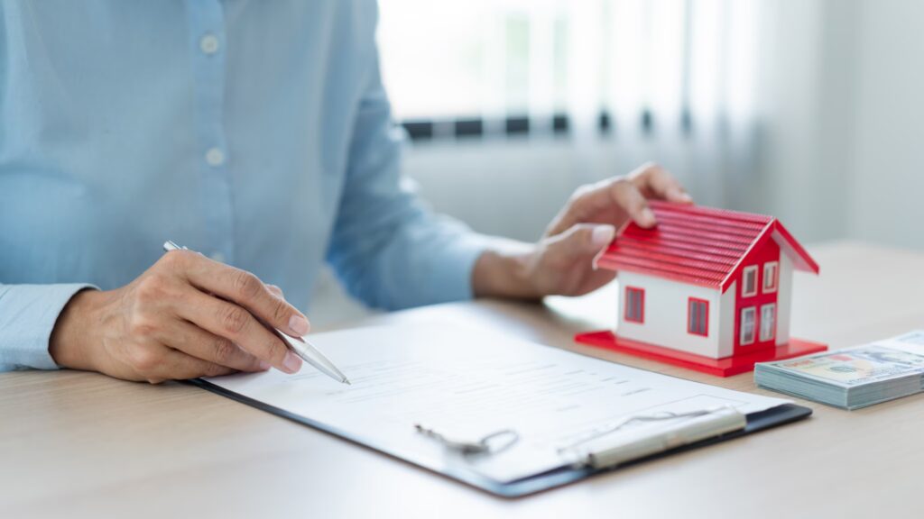 How to Write a Roofing Contract